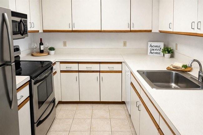 Building Photo - 2333 Feather Sound Dr