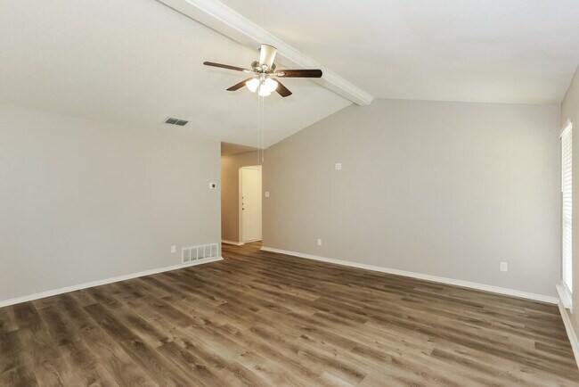 Building Photo - 6221 Valley Forge Ct