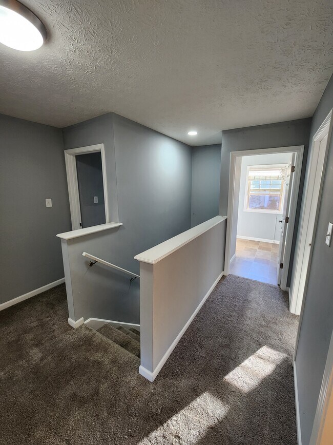 Building Photo - 8213 Briarhill Lane