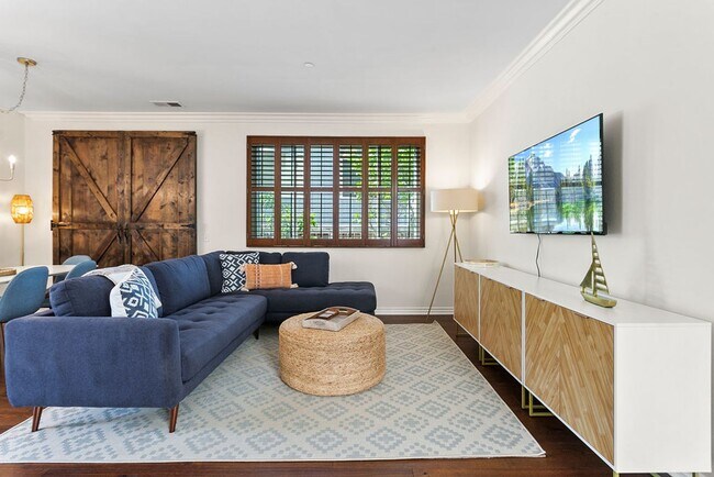 Building Photo - Exquisite beach home with Ocean and Harbor activities abound!