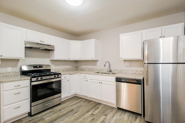 Building Photo - 4732 SE 24th St