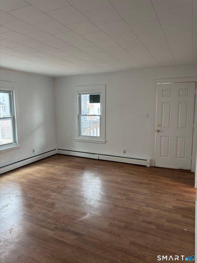 Building Photo - 70 Woodbine St