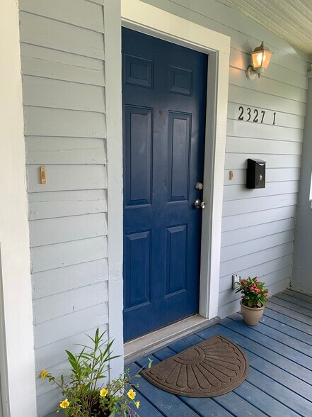 Building Photo - 2327 Ernest St