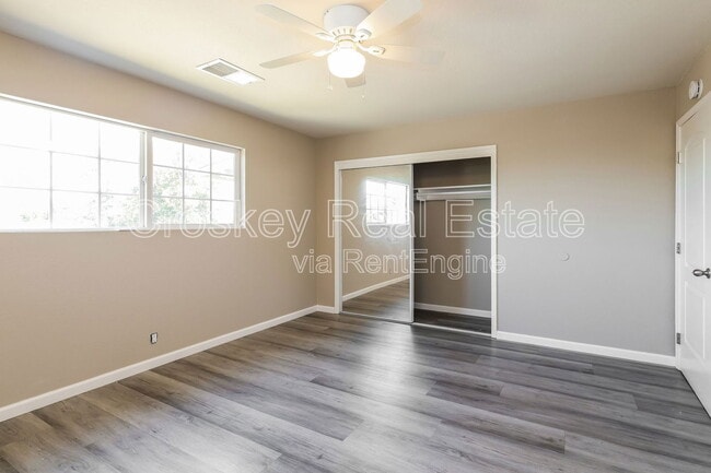 Building Photo - 322 Sweeney Rd