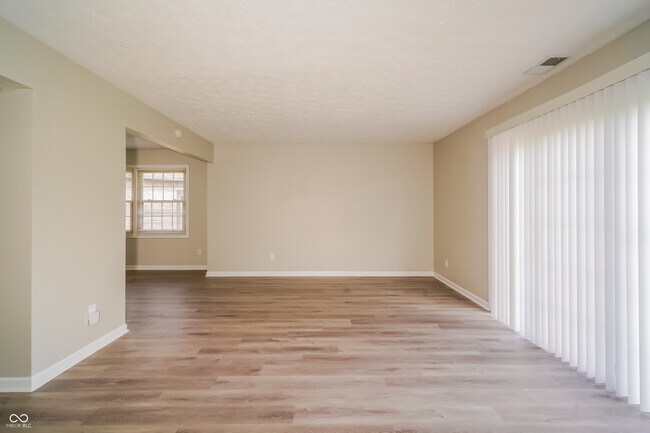 Building Photo - 6 Augusta Cir