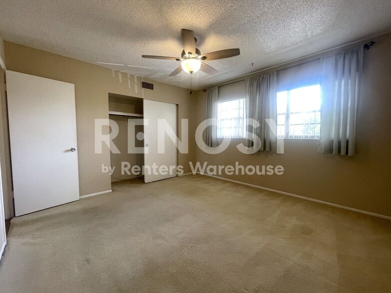 Building Photo - 2402 Ecuadorian Way