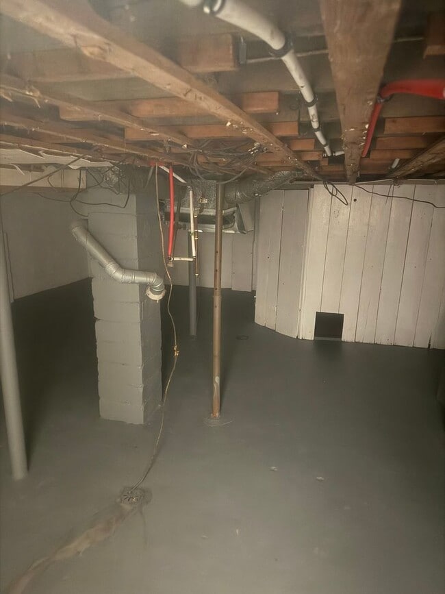 Building Photo - 2 bedroom/ 1 bathroom Detroit's Westside Home