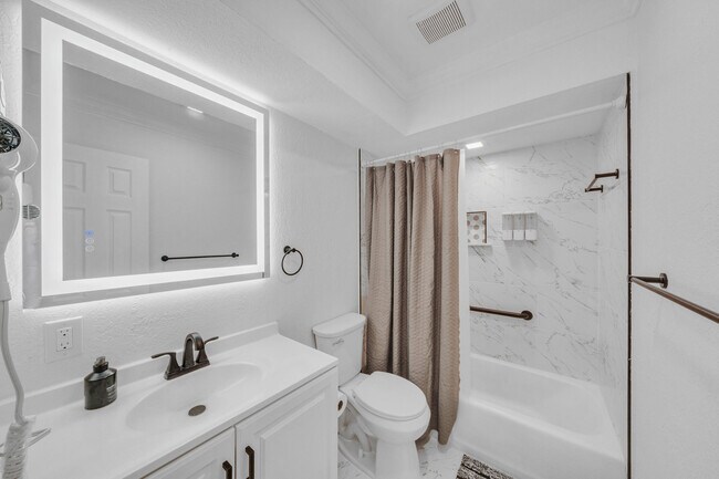 Building Photo - 1350 Riverside Cir