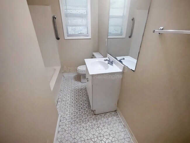 Building Photo - 7479 Westlake Dr