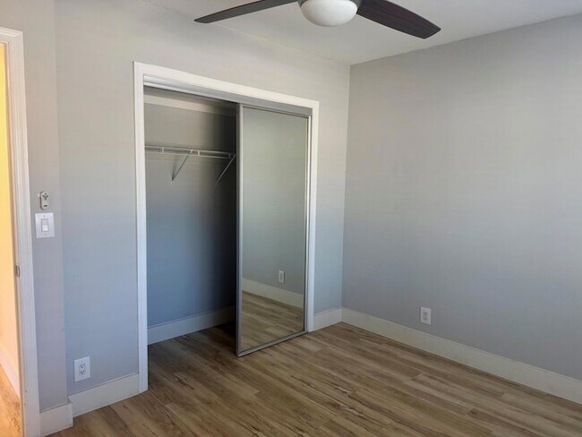 Building Photo - 2230 NE 56th Pl