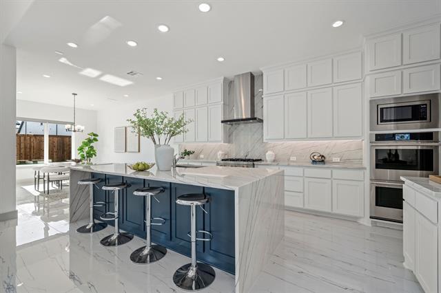 Building Photo - 10375 Great Days Dr