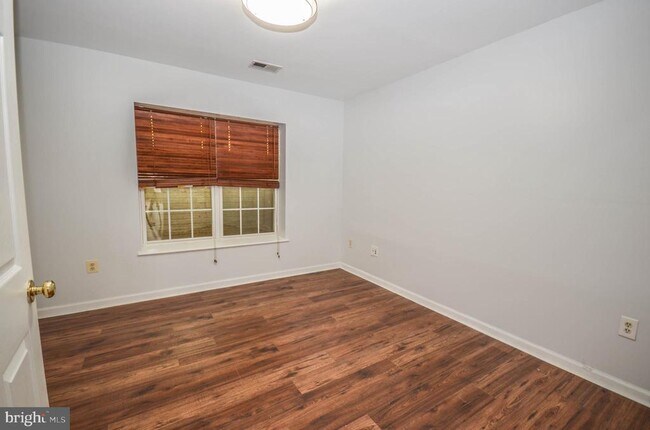 Building Photo - 8860 Ashgrove House Ln