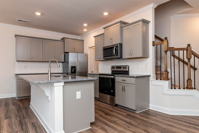 Building Photo - AVAILABLE NOW, Beautiful Home in Greer wit...