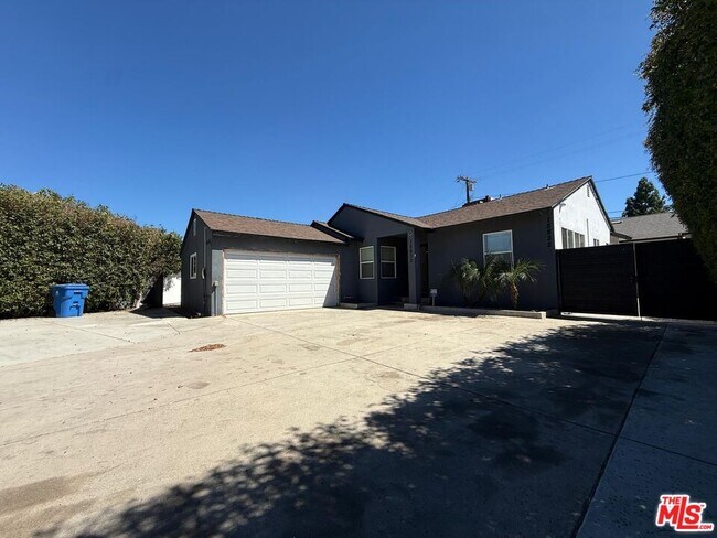 Building Photo - 15830 Blackhawk St