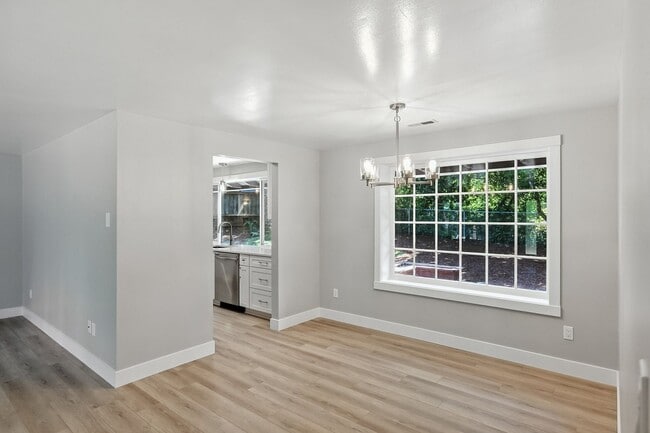 Building Photo - Beautifully Remodeled One Level 3 Bedroom,...