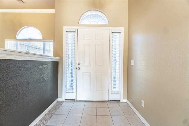 Building Photo - 213 Shane Dr