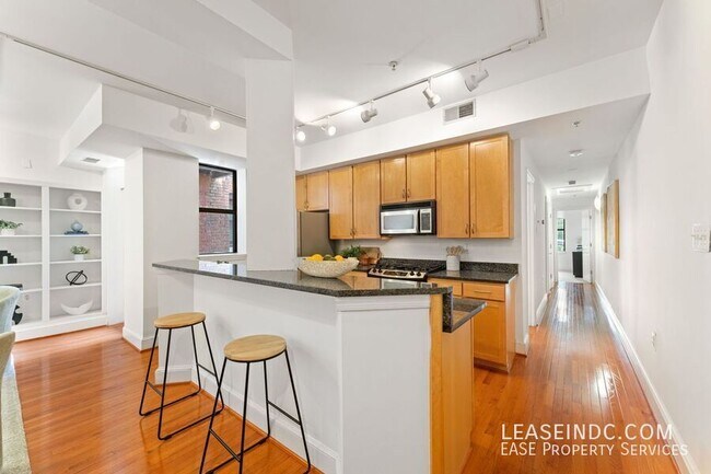 Building Photo - 1419 Clifton St NW