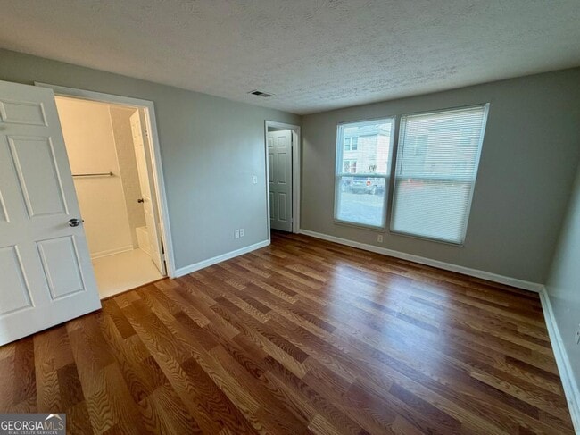 Building Photo - 4267 Parkview Ct