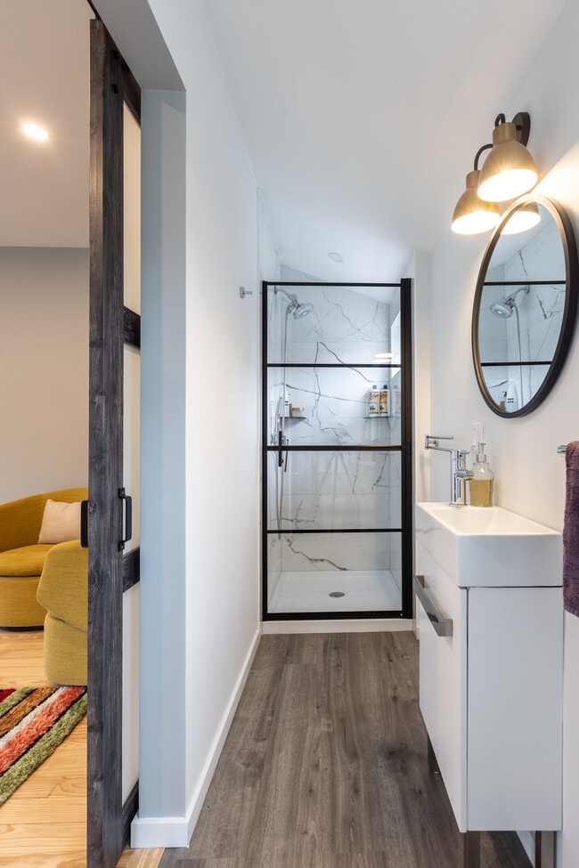 Building Photo - 136 Topsfield Rd