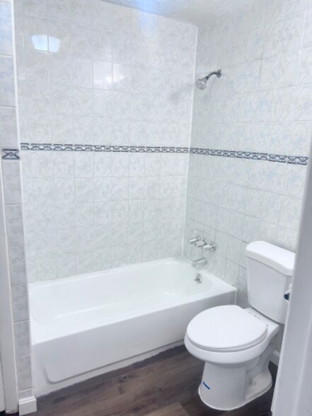 Building Photo - 8 Lancelot Court