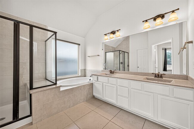 Building Photo - 6847 Tammany Manor Ln