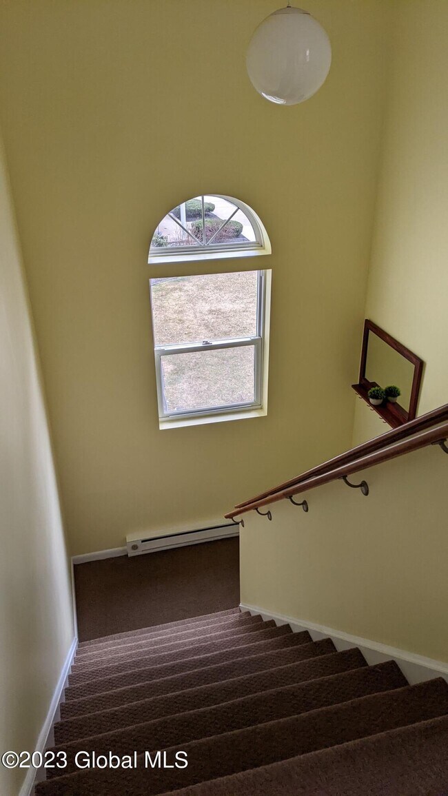 Building Photo - 1006 Greenwich Dr