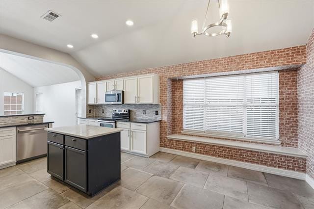 Building Photo - 2661 Redcedar Dr