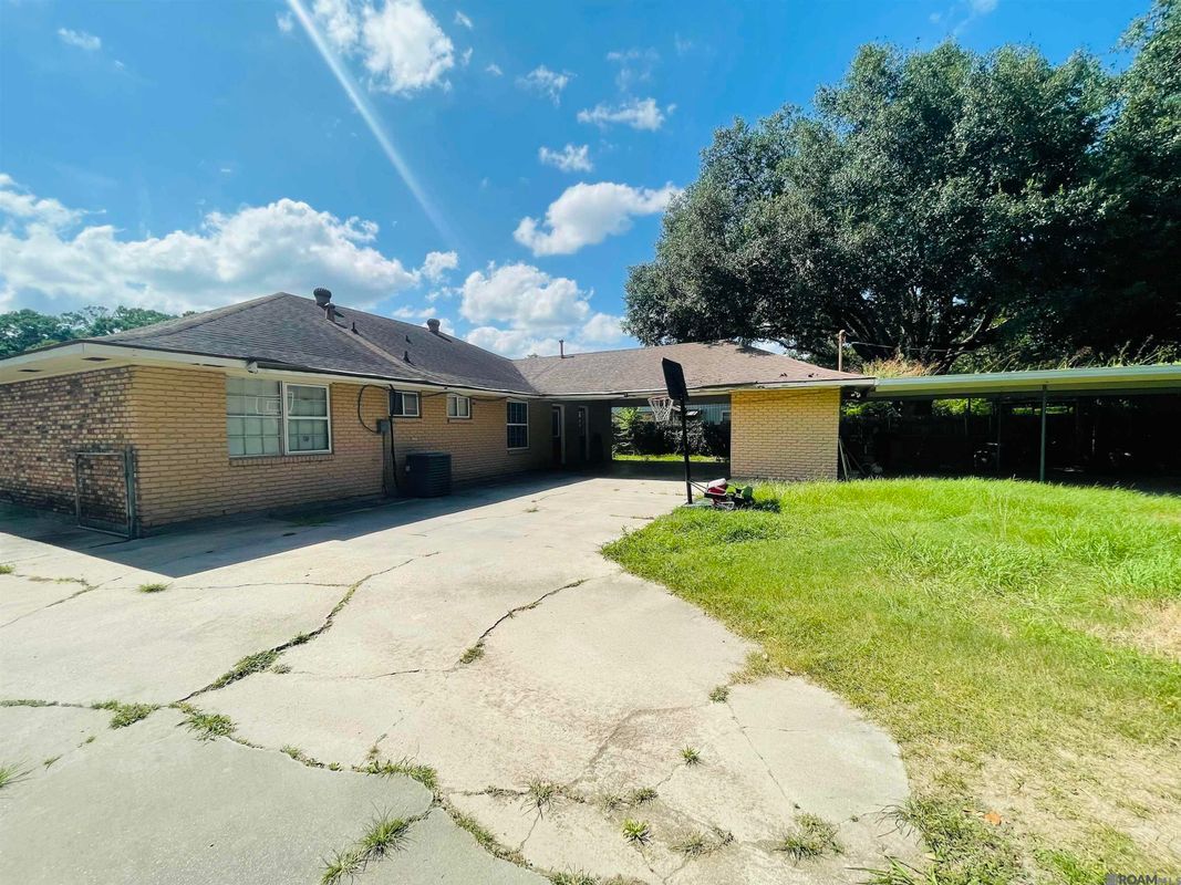 Building Photo - 4036 Ridgemont Dr