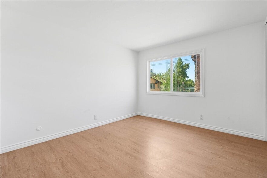 Building Photo - 7130 E Colter Cir