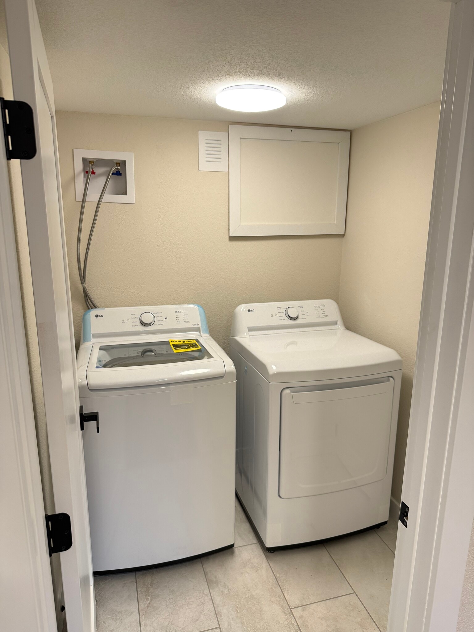 Building Photo - 2435 S Race St