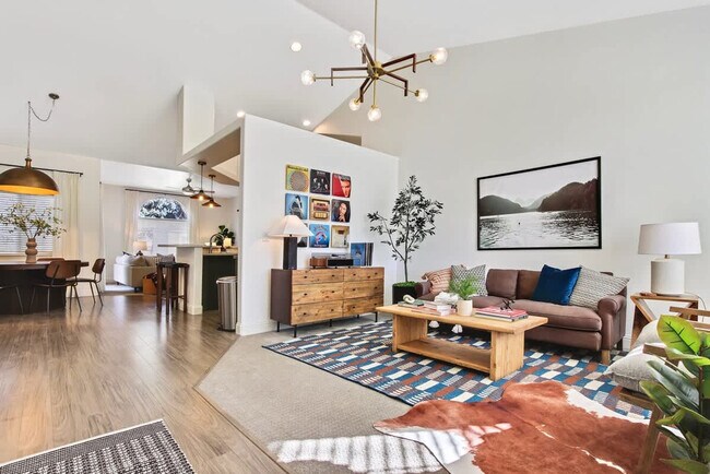 Building Photo - 14498 W Sedona Dr