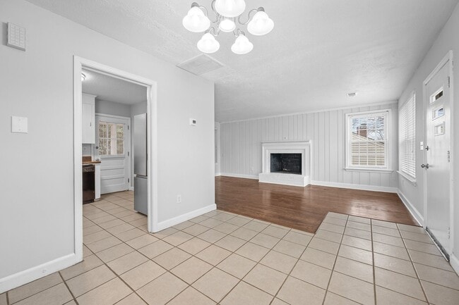 Building Photo - 4620 Golf Park Dr