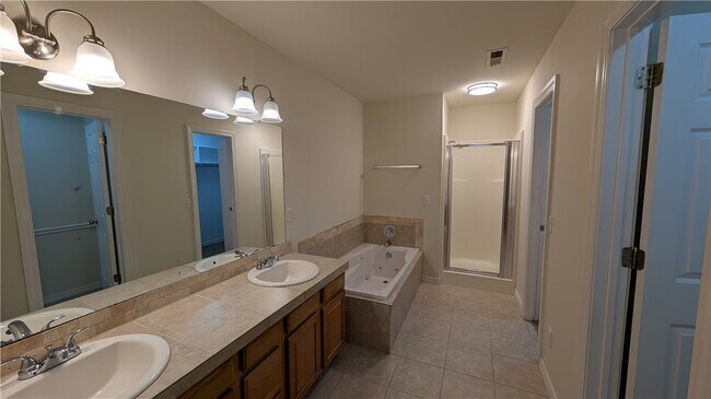 Building Photo - 2783 Boxwood Dr