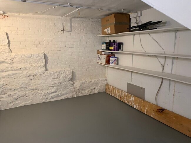 Building Photo - 1098 Stafford St