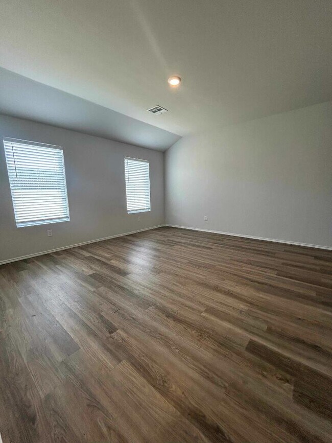 Building Photo - 9709 Laredo Ln