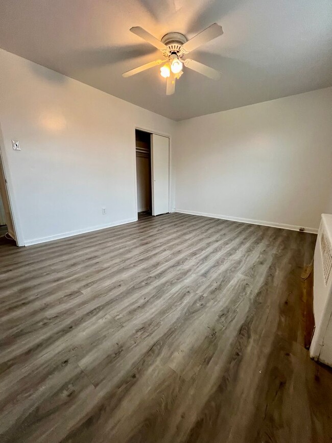 Building Photo - Newly Renovated 2-Bedroom Apartment in Ste...