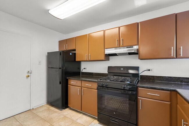 Building Photo - 10643 Weymouth St