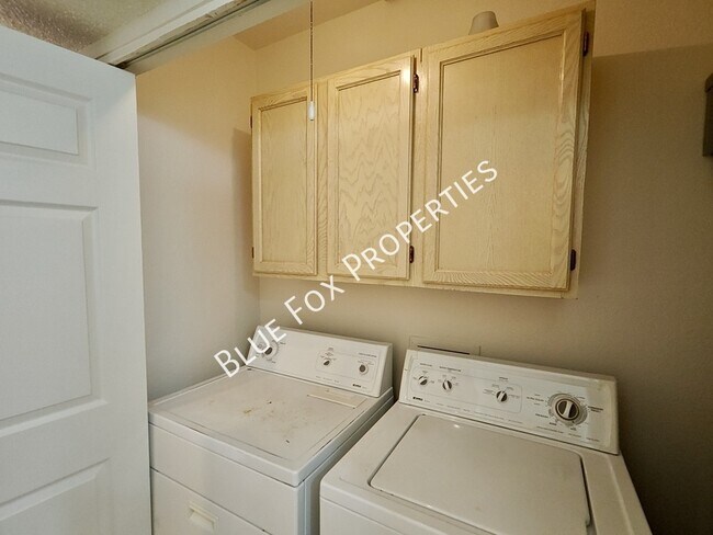 Building Photo - 8080 E Speedway Blvd