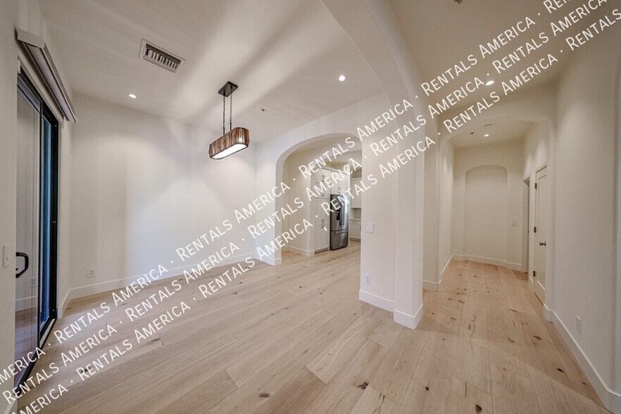 Building Photo - 20704 N 90th Pl