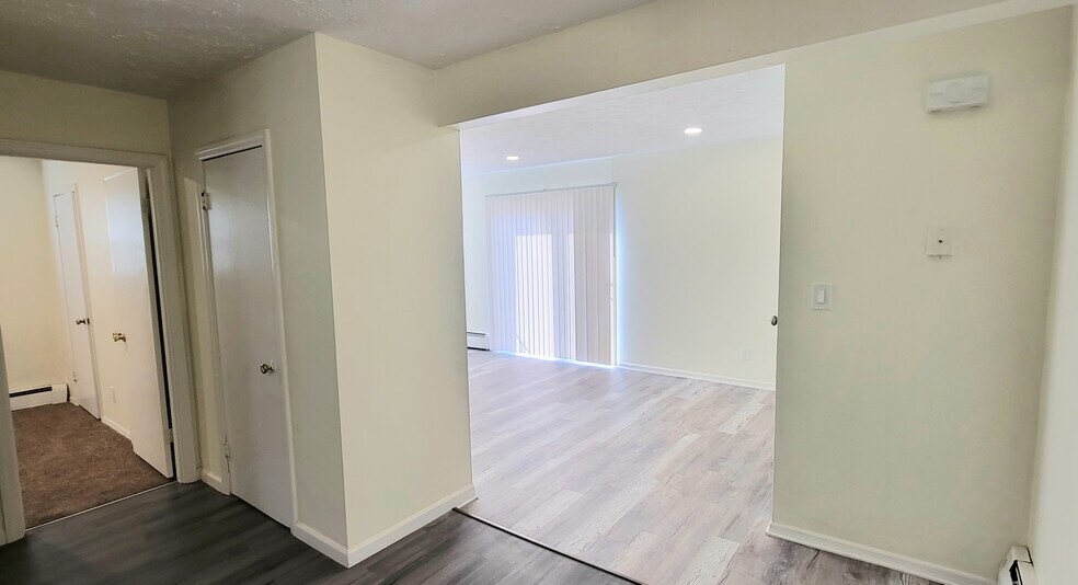 Eat in area - 2936 W McMicken Ave