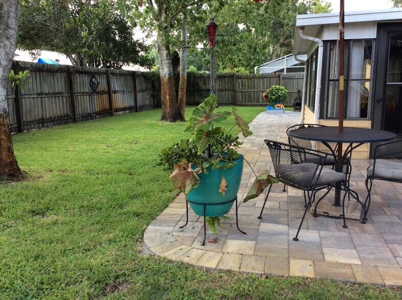 Building Photo - 533 Legume Drive