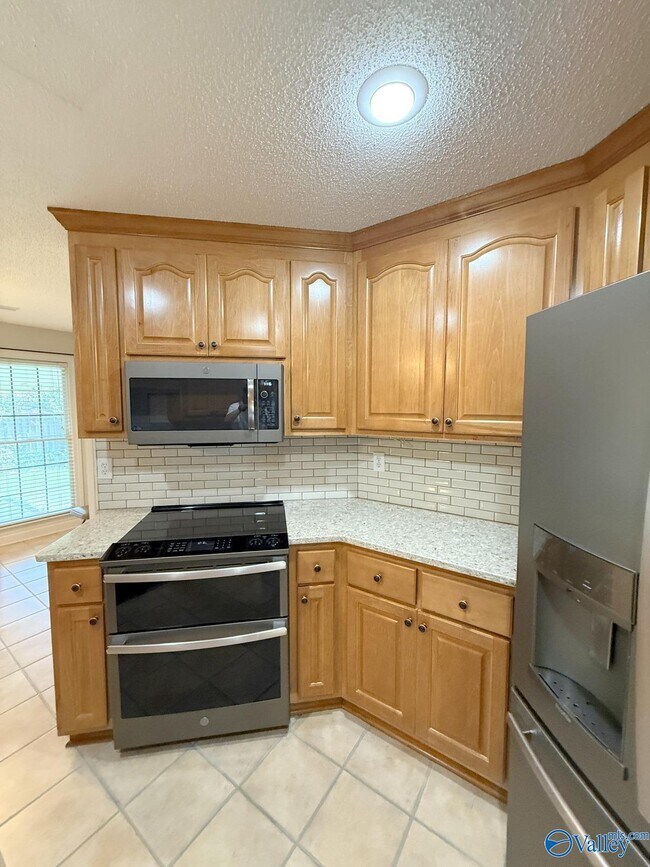 Building Photo - 238 Pebble Brook Dr