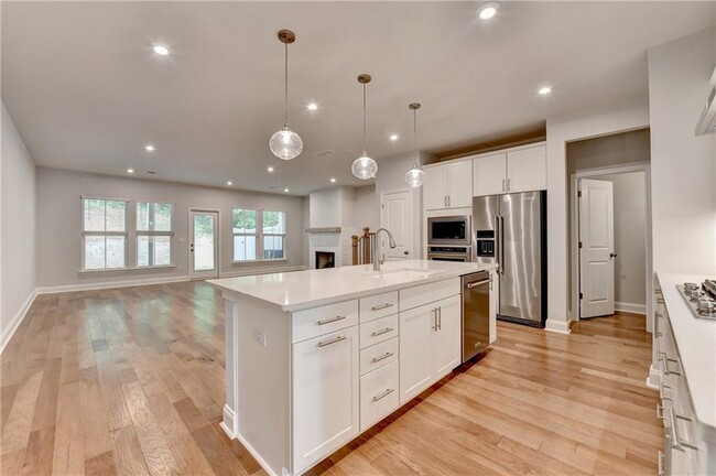 Building Photo - 204 Holsten Ln