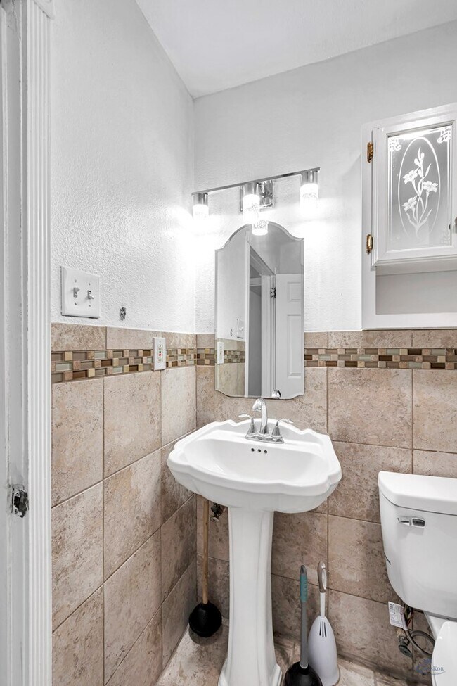 Building Photo - 3519 N Northstar Ave