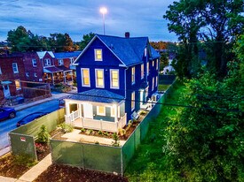 Building Photo - 1701 Spence St