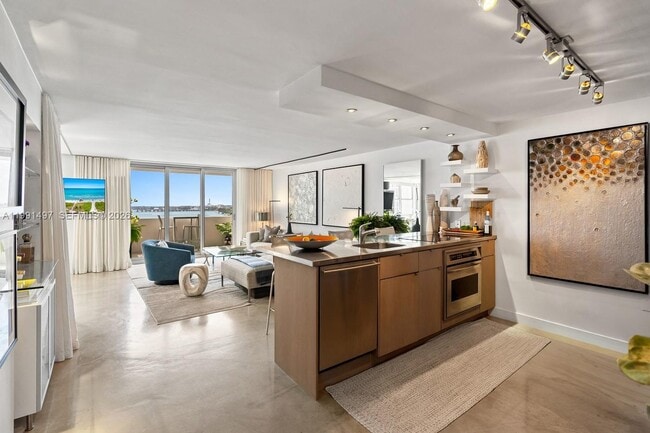 Building Photo - 5 Island Ave