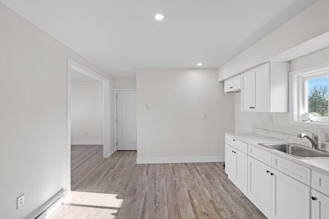 Building Photo - 3 Platt St