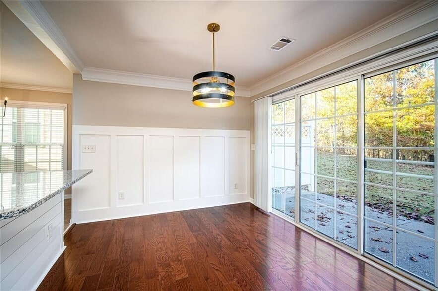 Building Photo - 265 Balaban Cir