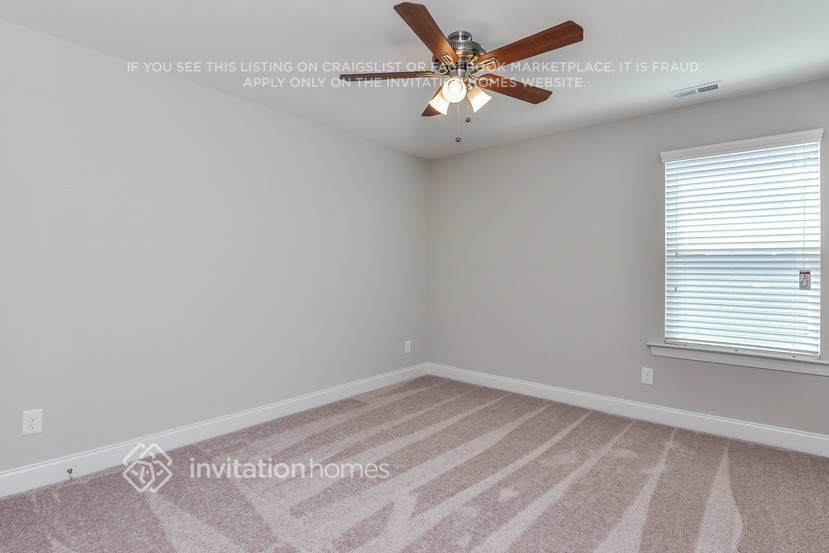 Building Photo - 907 Middle Ground Ave