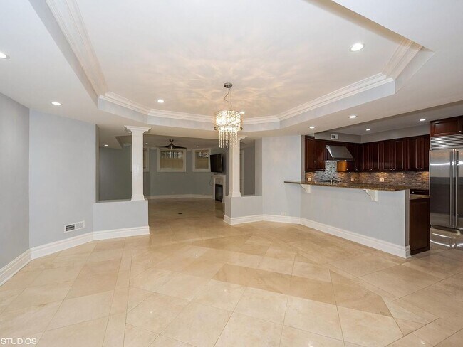 Building Photo - 1201 N Astor St